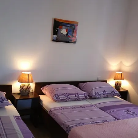 Apartments Fani Brela Pokoj fotografie