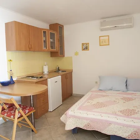 Apartments Fani Brela Pokoj fotografie