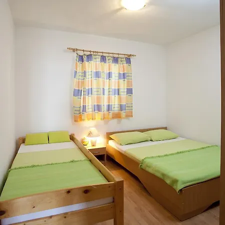 Apartments Fani Brela Pokoj fotografie