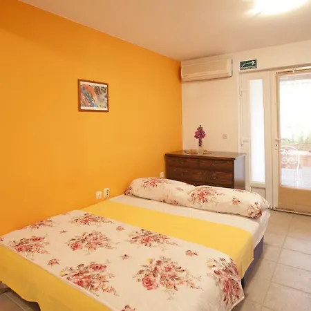 Apartments Fani Brela Pokoj fotografie