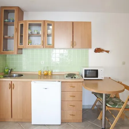 Apartments Fani Brela Pokoj fotografie