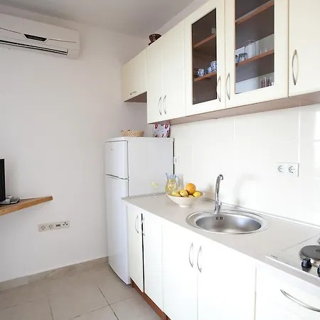 Apartments Fani Brela Pokoj fotografie