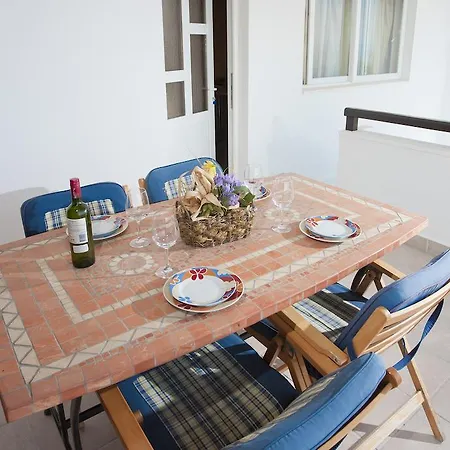 Apartments Fani Brela Pokoj fotografie