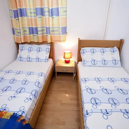 Apartments Fani Brela Pokoj fotografie